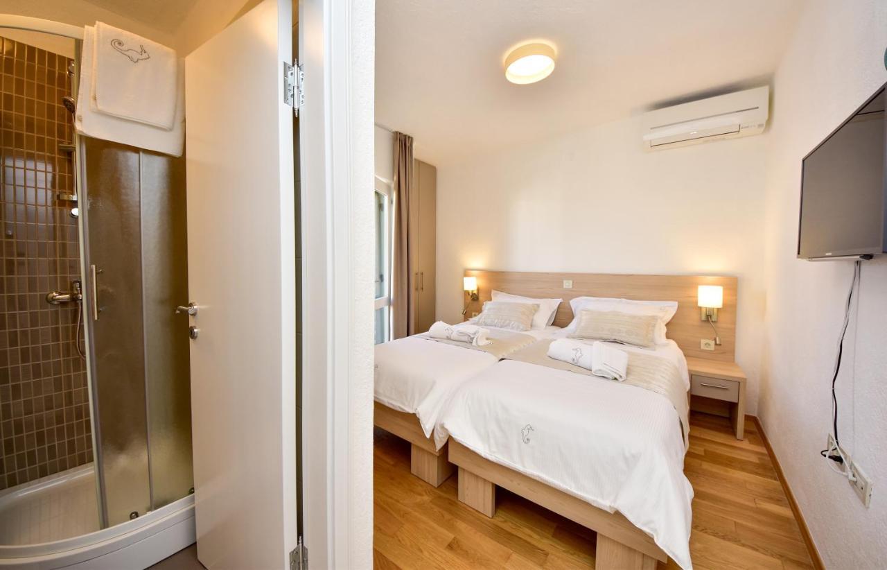 In Olive Garden Apartment Starigrad Paklenica Exterior photo