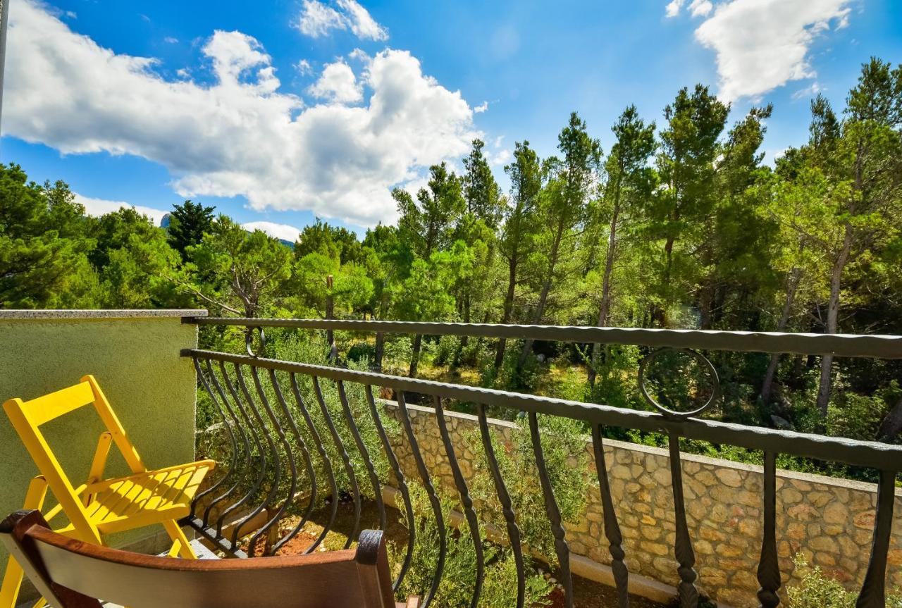 In Olive Garden Apartment Starigrad Paklenica Exterior photo
